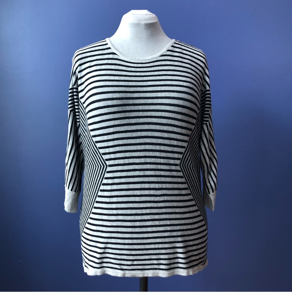 Jaclyn Smith Striped Geometric XL Sweater Black Cream Top